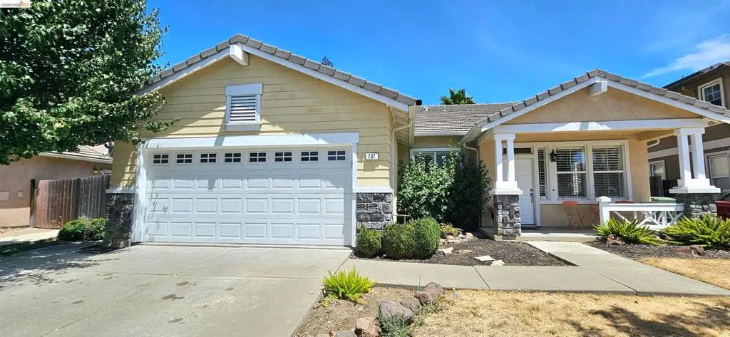 Single Family Residence for sale at 707 Thompsons Dr, Brentwood, CA featuring 3 beds and 3 baths