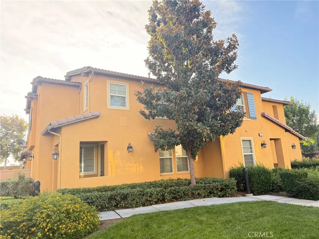 8090 Cornwall Court 13, Rancho Cucamonga, CA — listing photo 1