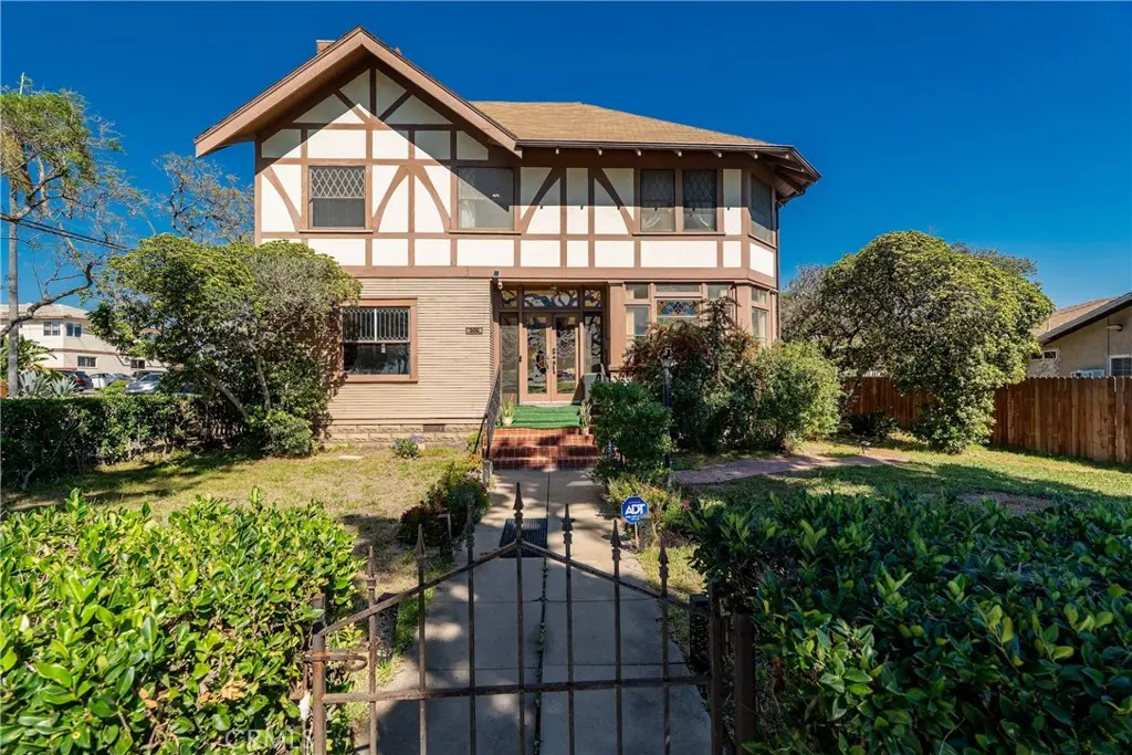 305 F, National City, CA — listing photo 1