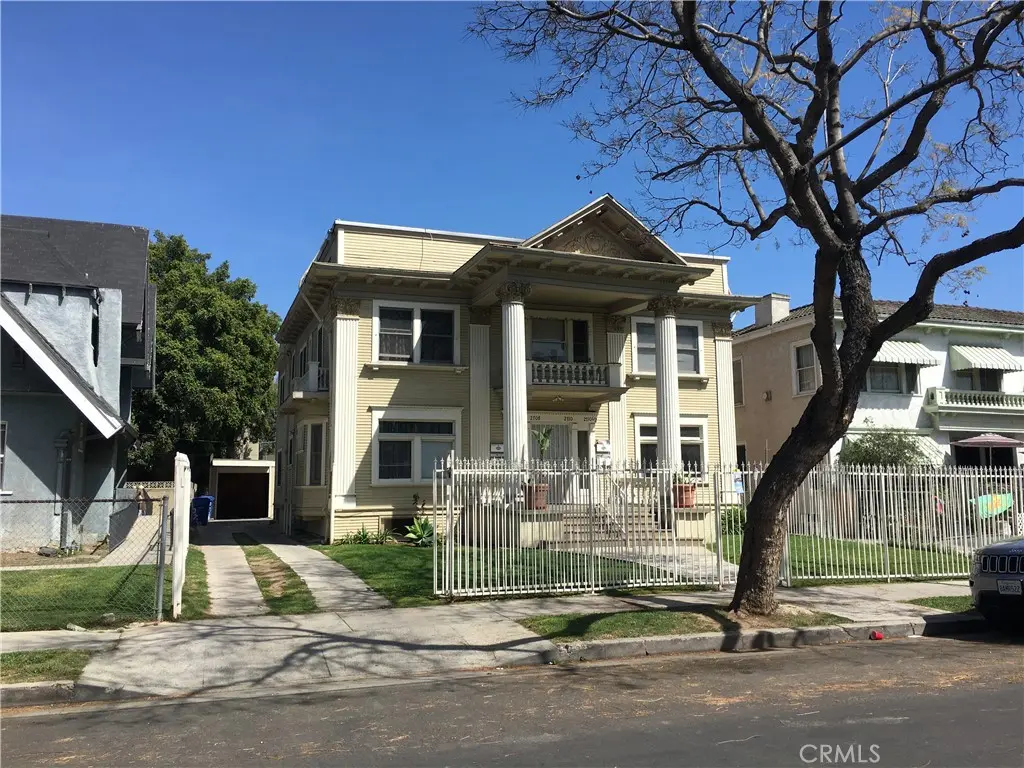 Residential Lease for rent at 2710 Raymond Avenue, Los Angeles, Los Angeles County, CA featuring 3 beds and 3 baths