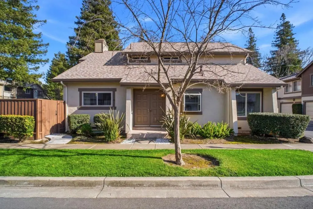 Townhouse for sale at 36004 Vallee Terrace, Fremont, CA featuring 3 beds and 2 baths