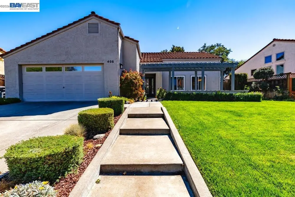 Single Family Residence for sale at 406 Stanford St, Vacaville, CA featuring 3 beds and 2 baths