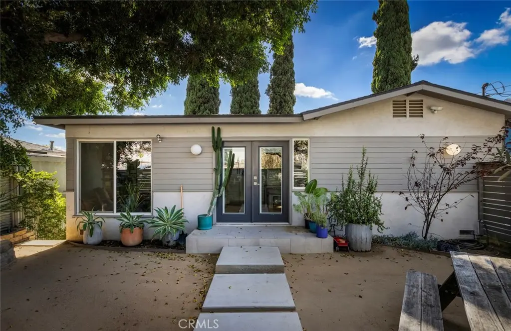 Residential Lease for rent at 2304 W Avenue 31, Los Angeles, Los Angeles County, CA featuring 2 beds and 3 baths