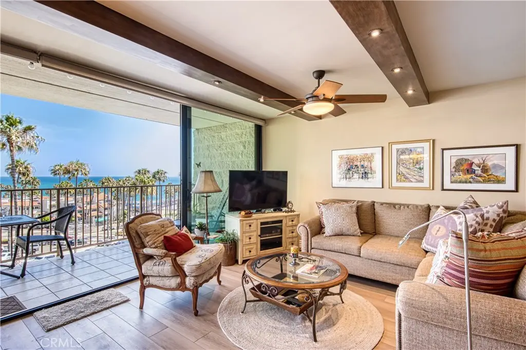 Condominium for sale at 405 Avenida Granada 409, San Clemente, CA featuring 2 beds and 2 baths