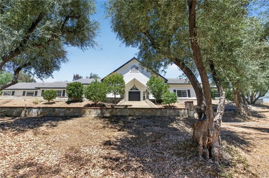 Single Family Residence for sale at 42761 Juniper, Murrieta, CA featuring 3 beds and 3 baths