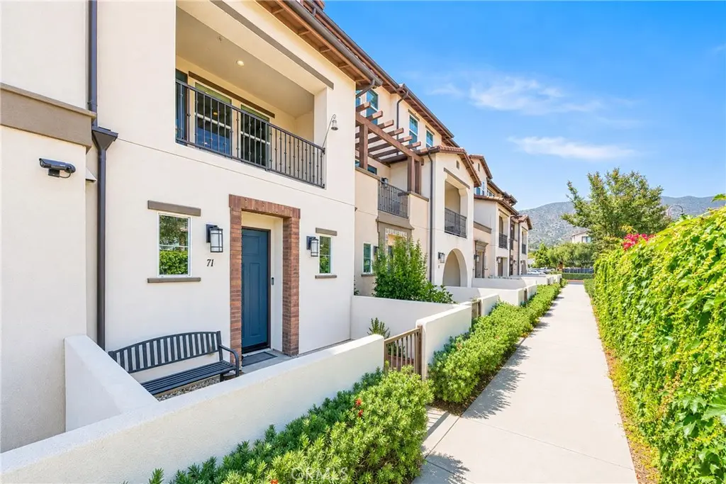 601 W Foothill Blvd 71, Glendora, CA — listing photo 1