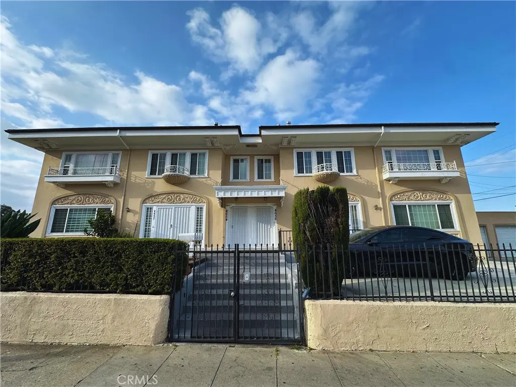 4656 Oakwood Ave, Los Angeles, CA — listing photo 1
