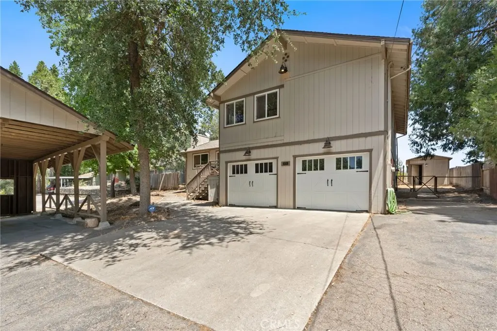 39749 Pine Ridge Road, Oakhurst, CA — listing photo 1