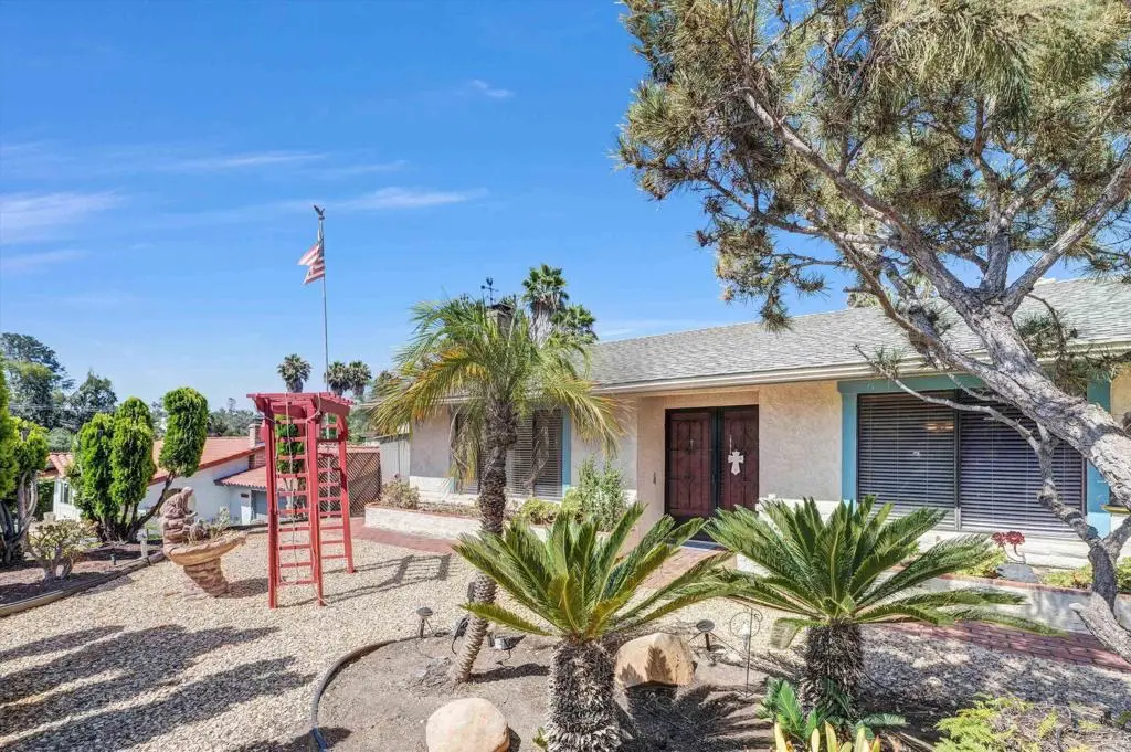 1154 Monte Vista Dr, Vista, CA — listing photo 1