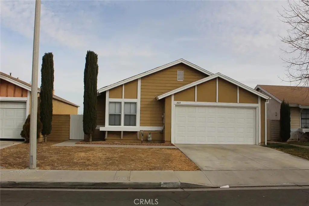 Residential Lease for rent at 2819 Juniper Drive, Palmdale, Los Angeles County, CA featuring 3 beds and 2 baths