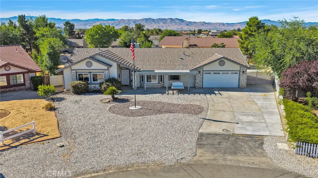 19121 NIMSHEW Road, Apple Valley, CA — listing photo 1