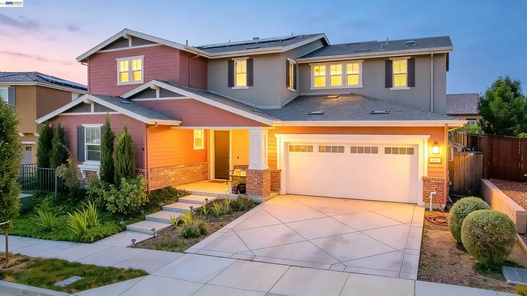 Single Family Residence for sale at 2628 Catspaw Ct, Tracy, CA featuring 5 beds and 5 baths
