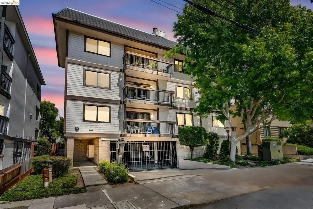 Condominium for sale at 417 Evelyn Ave 205, Albany, CA featuring 1 bed and 1 bath