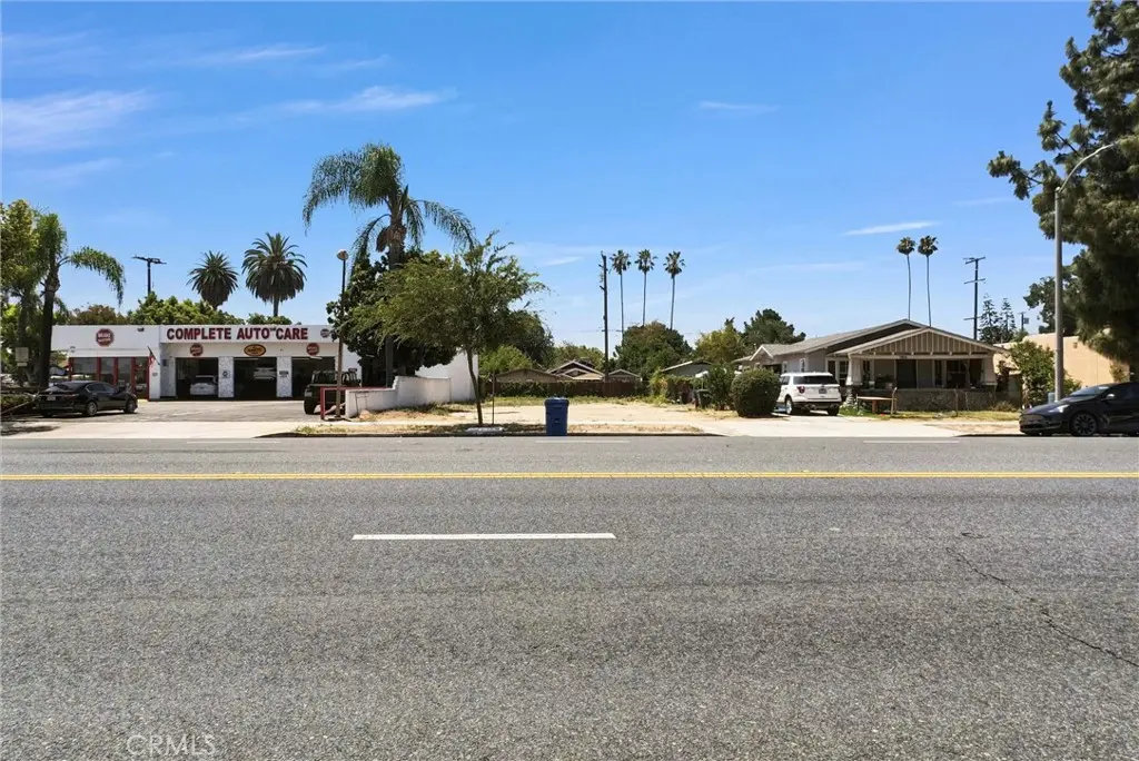 968 E Mission Boulevard, Pomona, CA — listing photo 1