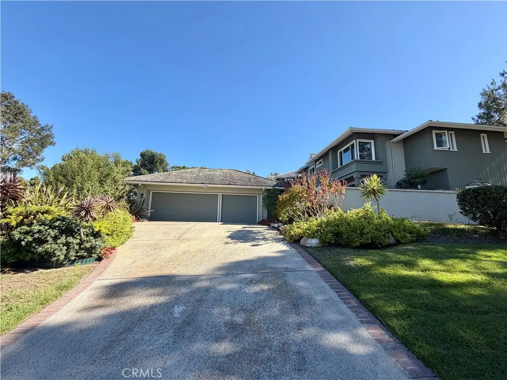 Condominium for rent at 2 Vienna, Newport Beach, CA featuring 4 beds and 4 baths