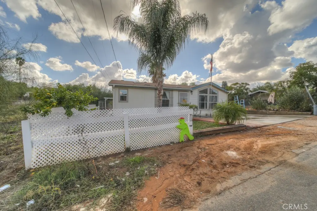 Manufactured On Land for sale at 23591 Clara, Menifee, CA featuring 2 beds and 1 bath