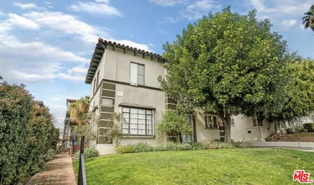 Residential Lease for rent at 127 N Catalina Street 3, Los Angeles, Los Angeles County, CA featuring 2 beds and 1 bath