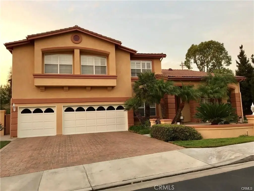 Rooming House for rent at 7533 E Endemont Court, Anaheim, CA featuring 1 bed and 2 baths