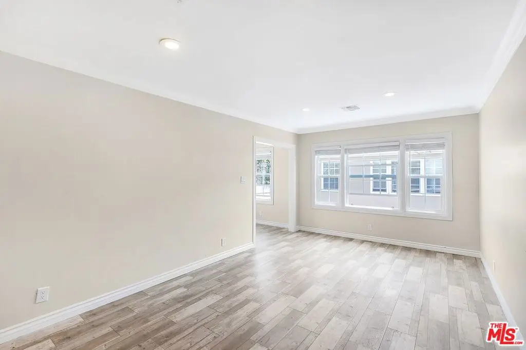 Residential Lease for rent at 8613 1/4 W Olympic Boulevard, Los Angeles, Los Angeles County, CA featuring 2 beds and 1 bath
