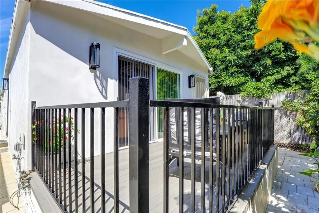 Single Family Residence for sale at 5315 Inglewood Blvd, Los Angeles, CA featuring 3 beds and 2 baths