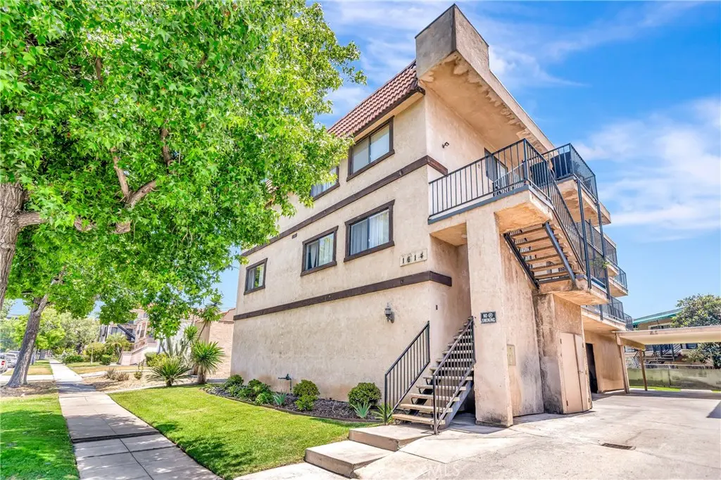 Residential Lease for rent at 1614 E Chevy Chase Drive 2, Glendale, Los Angeles County, CA featuring 1 bed and 1 bath