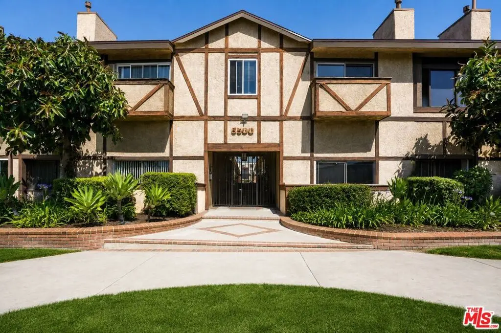 5500 Lindley Avenue 217, Encino, CA — listing photo 1
