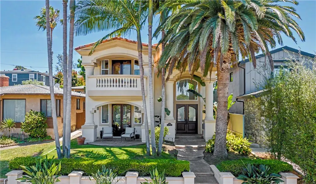 Single Family Residence for rent at 620 35th, Manhattan Beach, CA featuring 5 beds and 5 baths