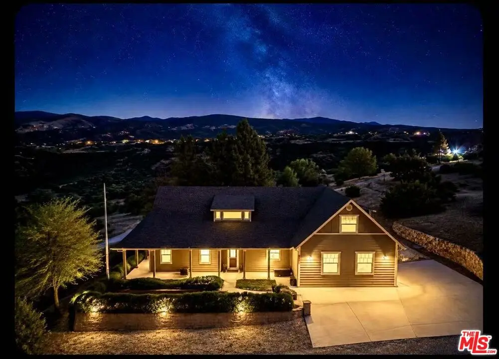18087 Newview Drive, Lake Hughes, CA — listing photo 1