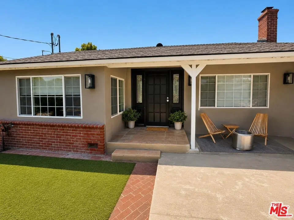 Single Family Residence for rent at 5543 Via Marisol, Los Angeles, CA featuring 3 beds and 2 baths