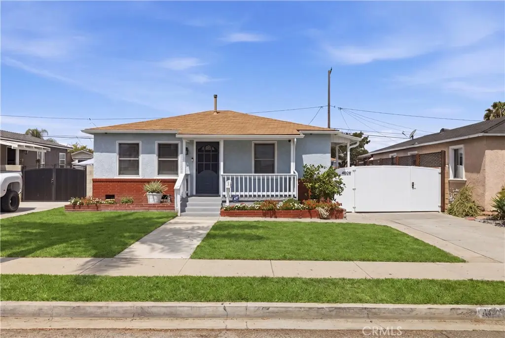 Residential Lease for rent at 4809 Falcon Avenue, Long Beach, Los Angeles County, CA featuring 3 beds and 2 baths