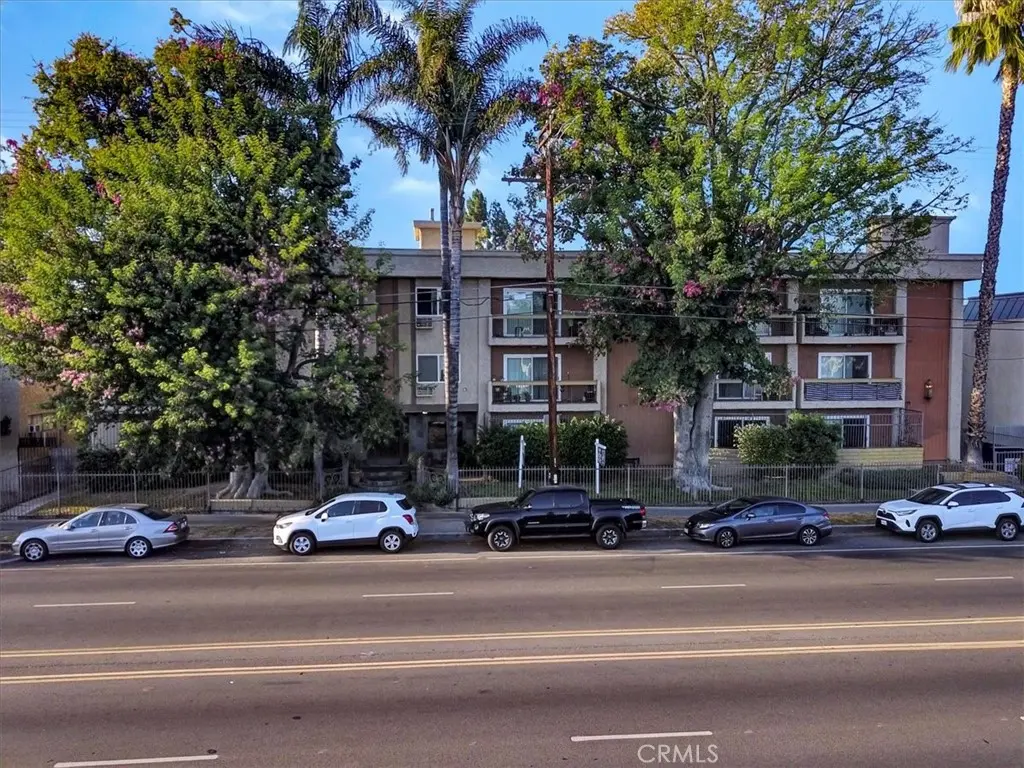20327 Saticoy 309, Winnetka, CA — listing photo 1