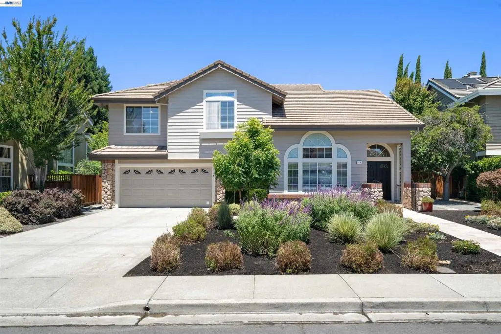 Single Family Residence for sale at 1024 Belleterre Dr, Danville, CA featuring 4 beds and 3 baths