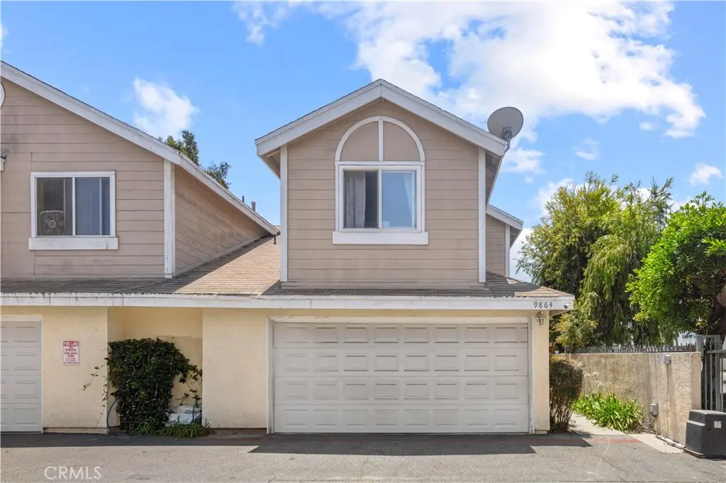 Condominium for sale at 9864 California Avenue 18, South Gate, CA featuring 2 beds and 3 baths