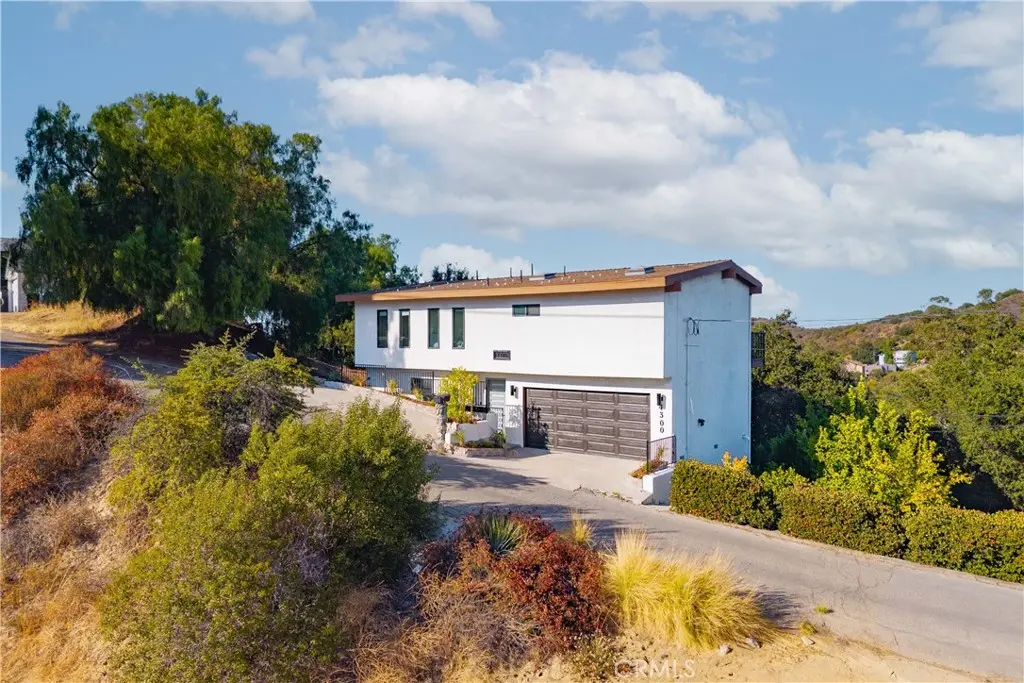 4300 Camello Road, Woodland Hills, CA — listing photo 1