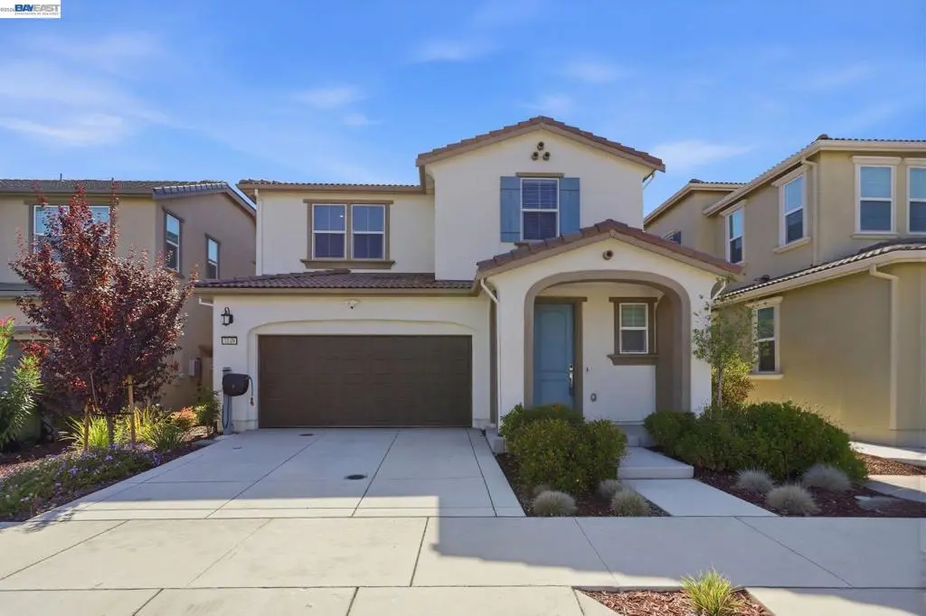 Single Family Residence for sale at 7149 Diamond Ave, Tracy, CA featuring 3 beds and 3 baths