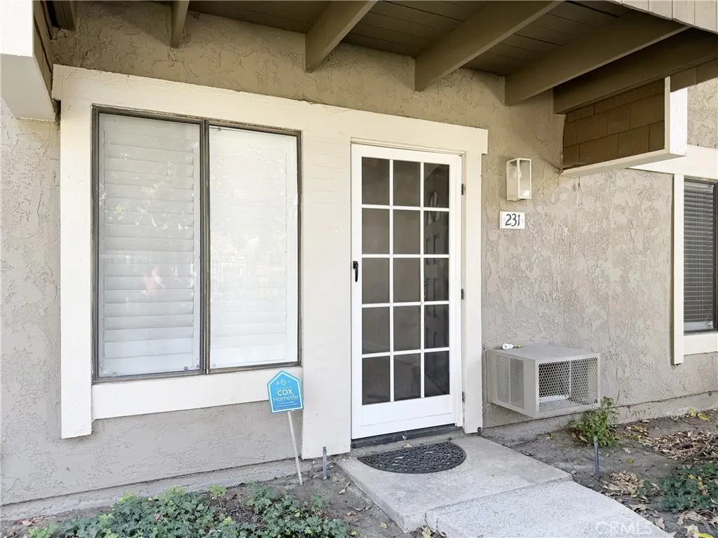 Condominium for rent at 231 Springview, Irvine, CA featuring 2 beds and 1 bath