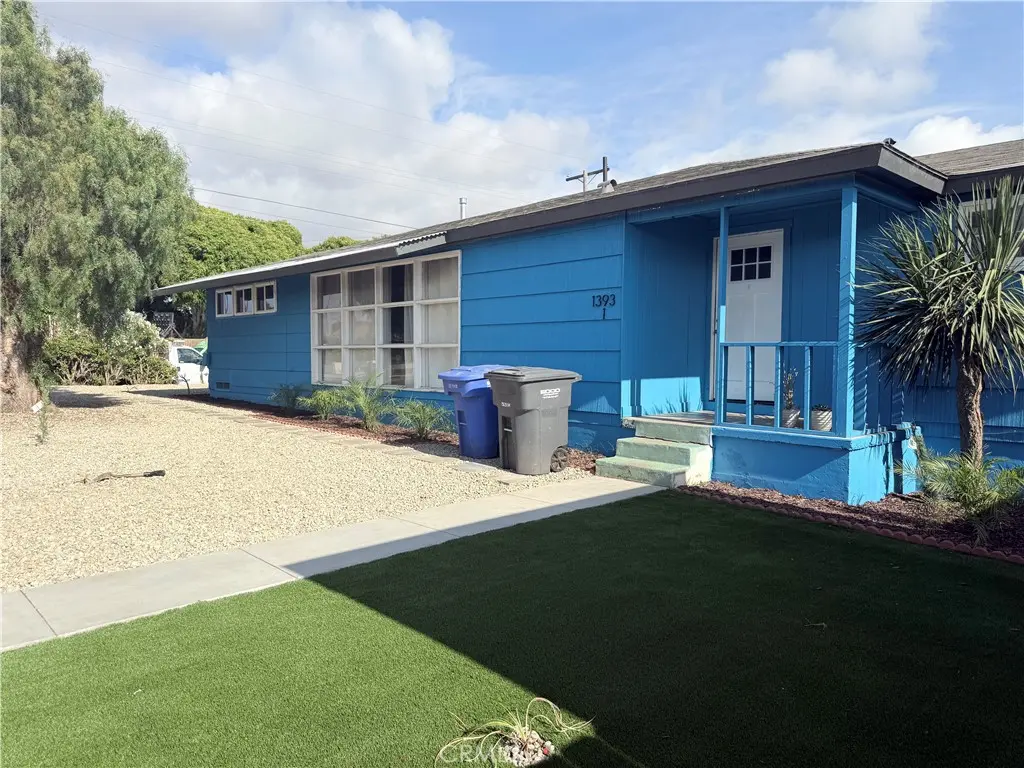 Single Family Residence for rent at 1393 Fern, Imperial Beach, CA featuring 3 beds and 1 bath