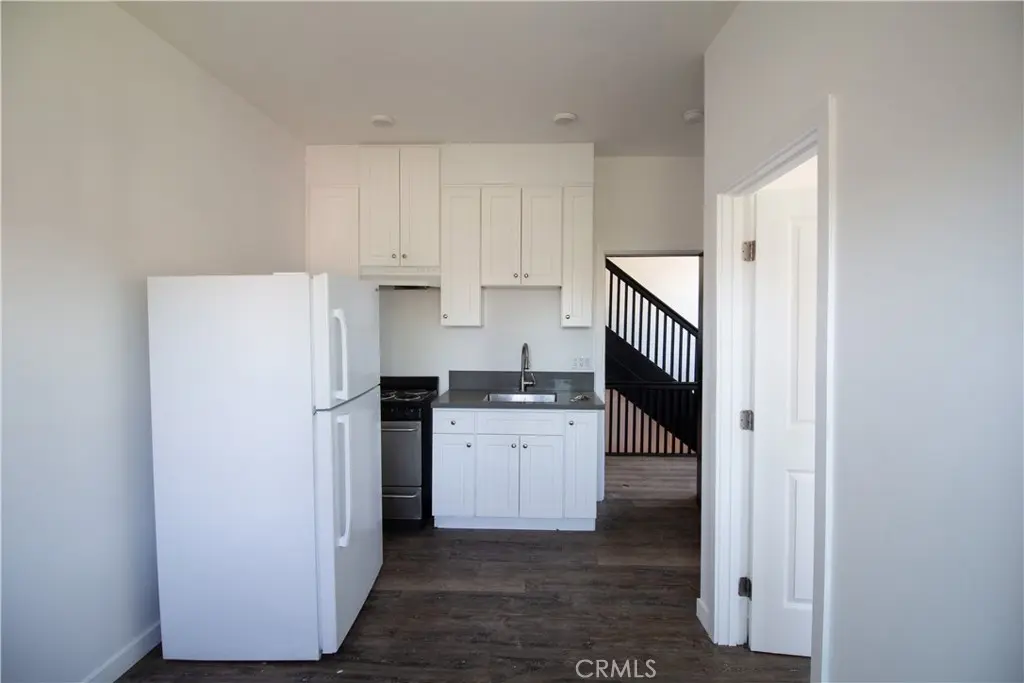 Residential Lease for rent at 1112 Elden Ave 29, Los Angeles, Los Angeles County, CA featuring 1 bed and 1 bath