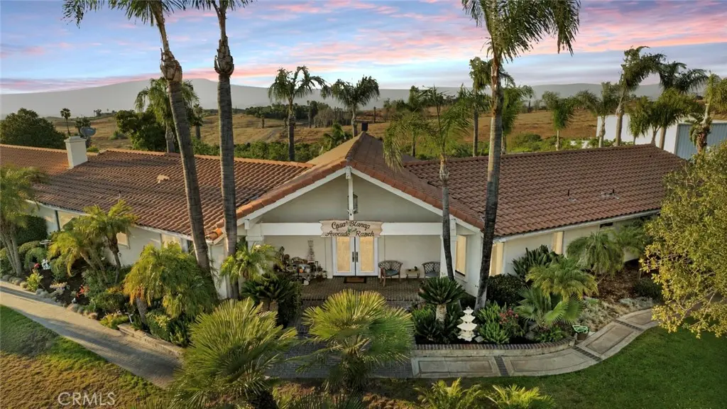 Single Family Residence for sale at 17850 Vista Del Lago, Riverside, CA featuring 3 beds and 4 baths