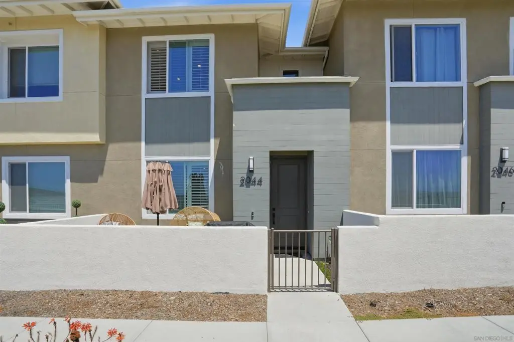 Townhouse for sale at 2044 BLUESTONE CIR., Chula Vista, CA featuring 3 beds and 3 baths