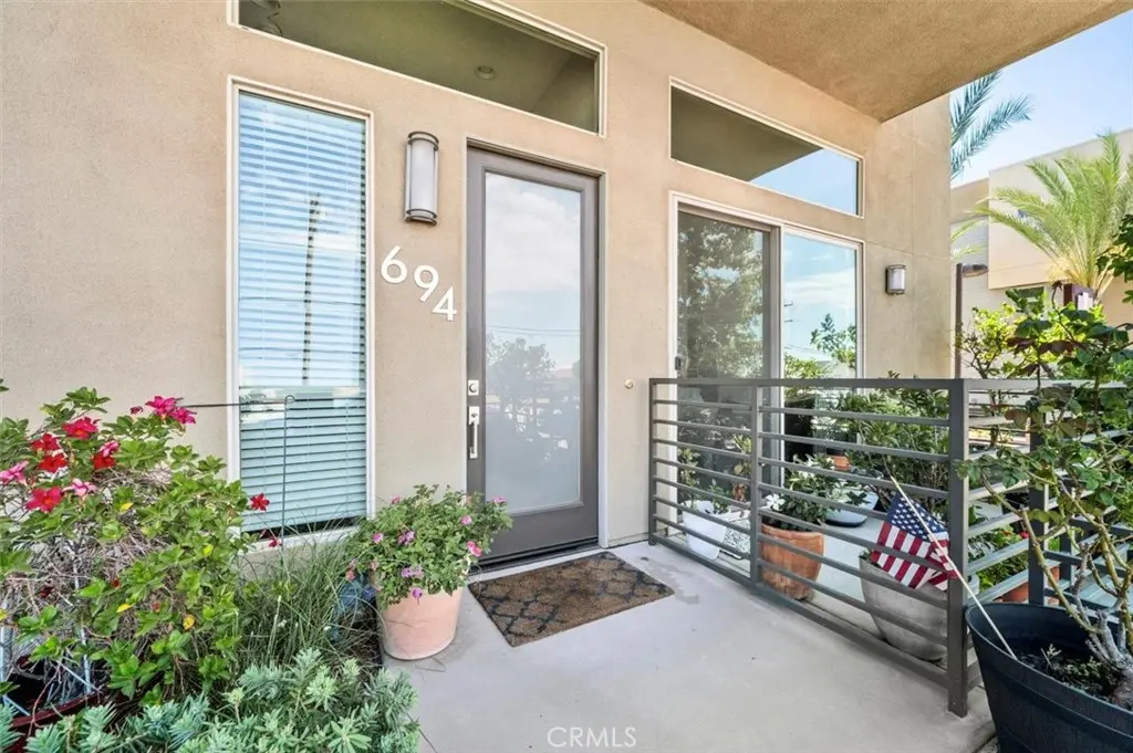 694 Central Avenue, Upland, CA — listing photo 1