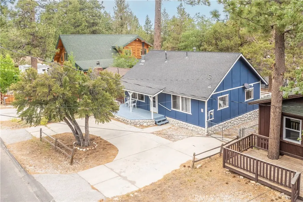 593 Wabash, Sugarloaf, CA — listing photo 1