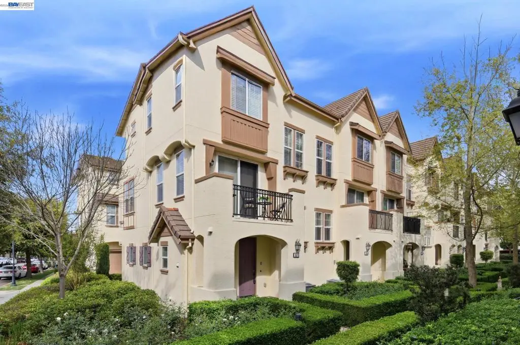 Condominium for sale at 152 Heligan Lane, Livermore, CA featuring 2 beds and 3 baths