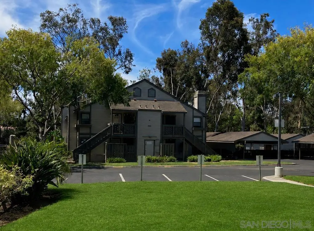 Condominium for sale at 1953 Wellington Ln 4, Vista, CA featuring 2 beds and 2 baths