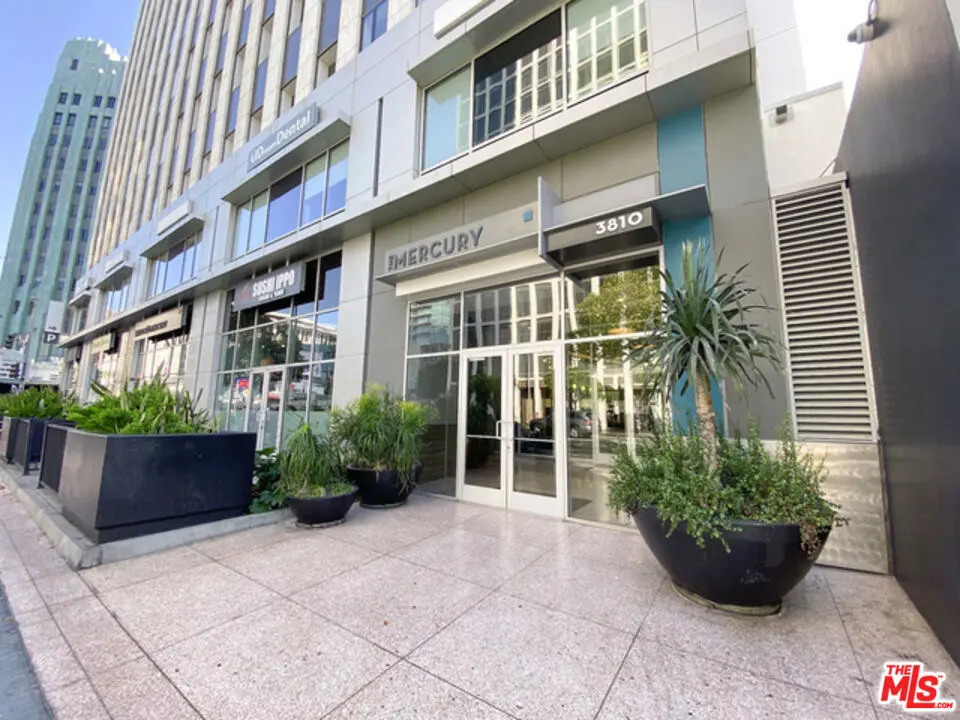 Condominium for sale at 3810 Wilshire Boulevard 1911, Los Angeles, CA featuring 1 bed and 1 bath