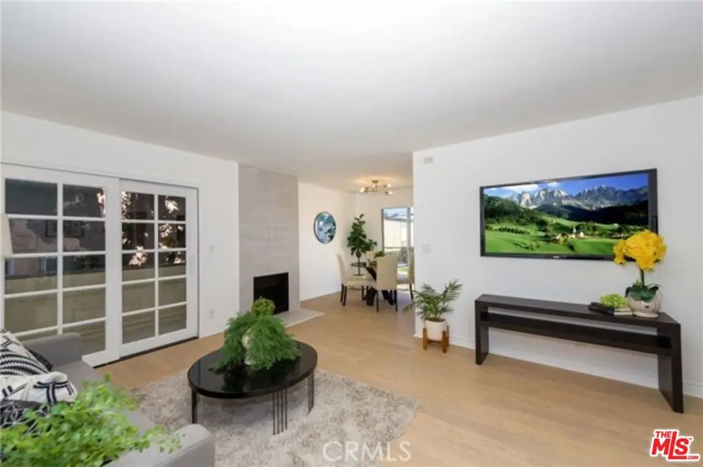 Condominium for sale at 4350 Berryman Avenue 10, Los Angeles, CA featuring 2 beds and 2 baths