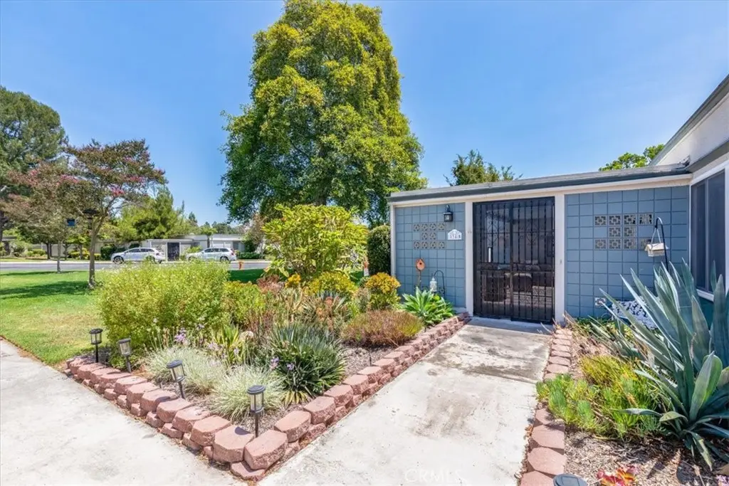 534 Via Estrada B, Laguna Woods, CA — listing photo 1