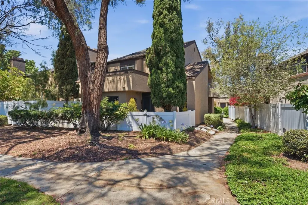 Single Family Residence for sale at 905 Hyde Court, Costa Mesa, CA featuring 3 beds and 3 baths