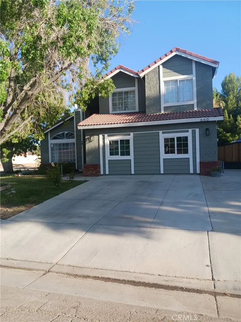 Single Family Residence for sale at 660 E Avenue J10, Lancaster, CA featuring 3 beds and 3 baths