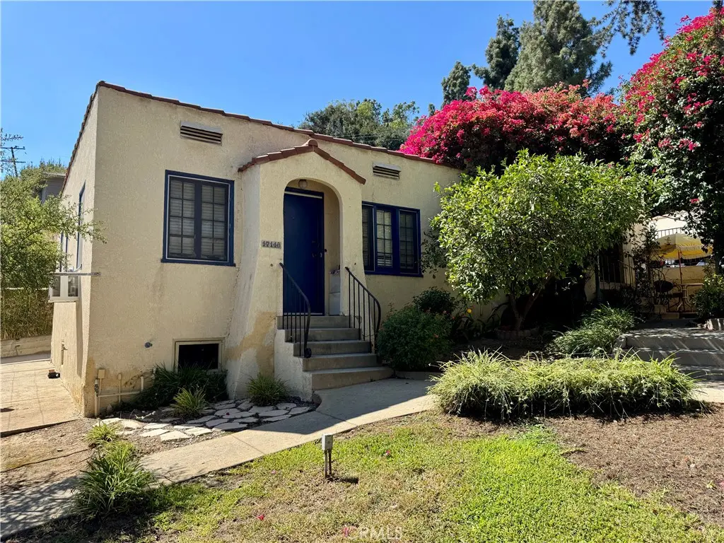 Apartment for rent at 1714 Gillette Crescent B, South Pasadena, CA featuring 1 bed and 1 bath